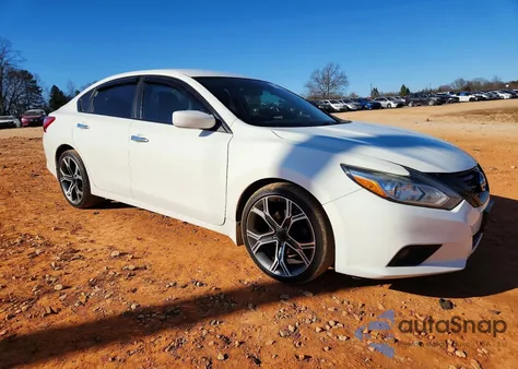 2017 Nissan Altima 2.5 z USA, uszkodzony, nr VIN 1N4AL3AP7HC495256